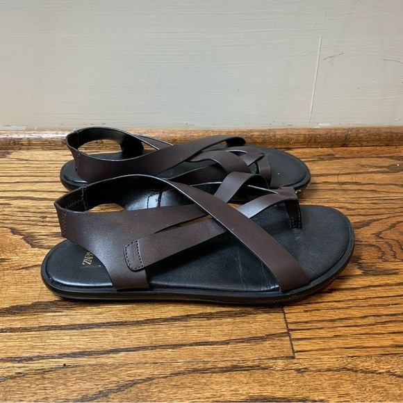 Zara Brown Sandals with Crisscross Straps - Picture 1 of 5